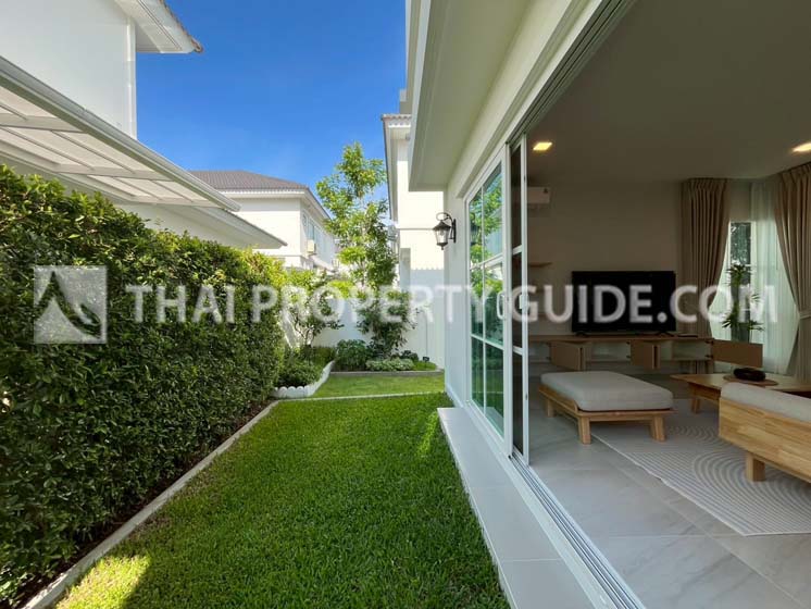 House with Shared Pool in Bangnatrad 